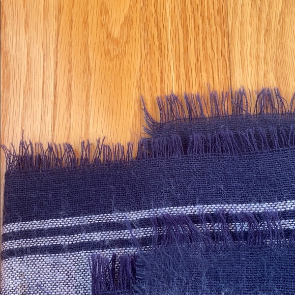 American Eagle Scarf - Picture 2 of 3